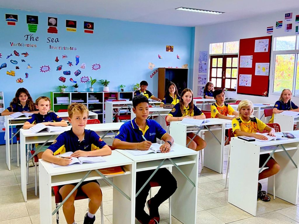 lighthouse international primary classroom phuket