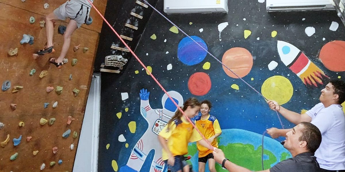 highlights-lighthouse-primary-school-rock-climbing-2 Students in primary school doing rock climbing