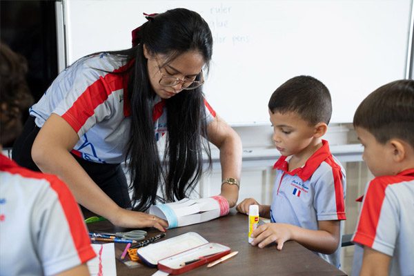 tour-bilingual-program-subject-art-creative tour bilingual program subject art creative